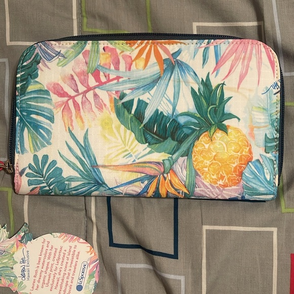 Lesportsac Lauren Roth Hawaii Exclusive. Wallet - Picture 2 of 6